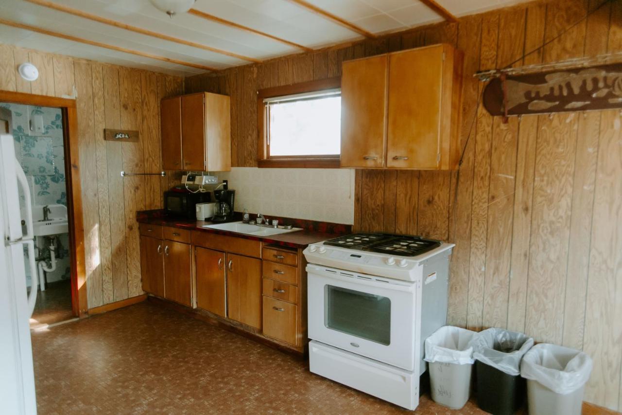 Silver Rapids Lodge & Campground Ely Exterior photo